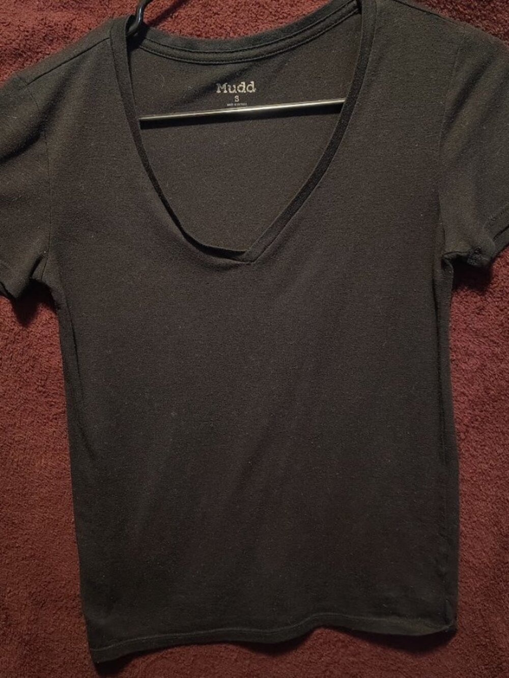 Ladies Black 'Mudd' V-Neck T-Shirt size Small